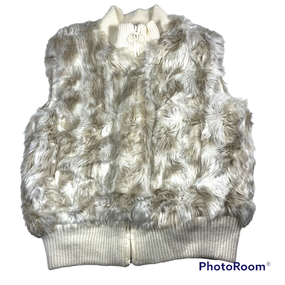 Like new! Old Navy faux fur zip vest size M